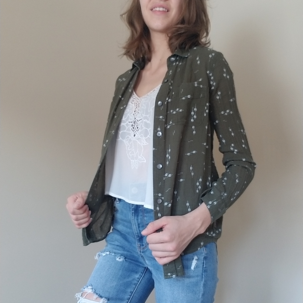 Eddie Bauder Green button up shirt